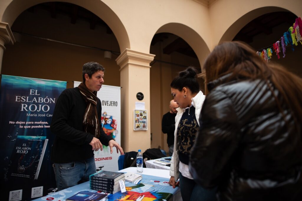 Charlas y talleres en el cierre del Mercado de Libros