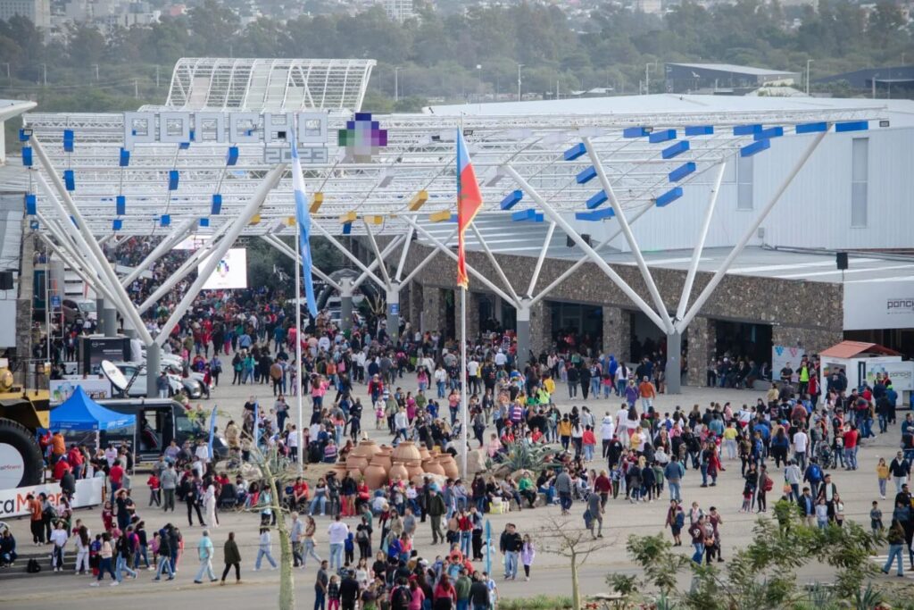 El Estado presente en la Fiesta del Poncho