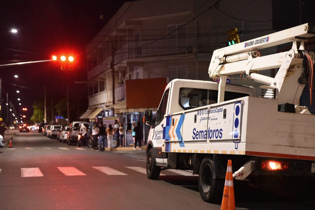 Nuevo semáforo en la Avenida Misiones