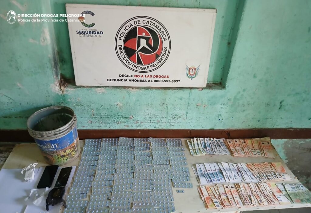 Operativos antidrogas: secuestraron más de 7000 comprimidos de ansiolíticos, droga y más de 2 millones de pesos