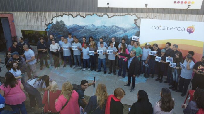 Sus trabajadores y parte de la sociedad catamarqueña abrazaron a CRTV