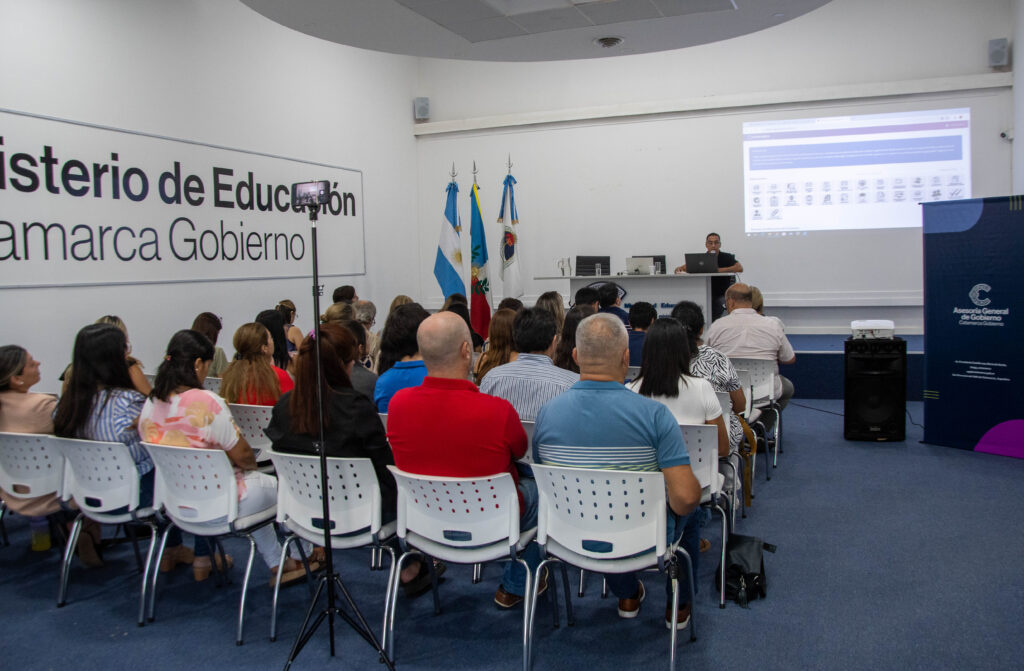 Se capacitaron a 278 agentes de la Administración Pública