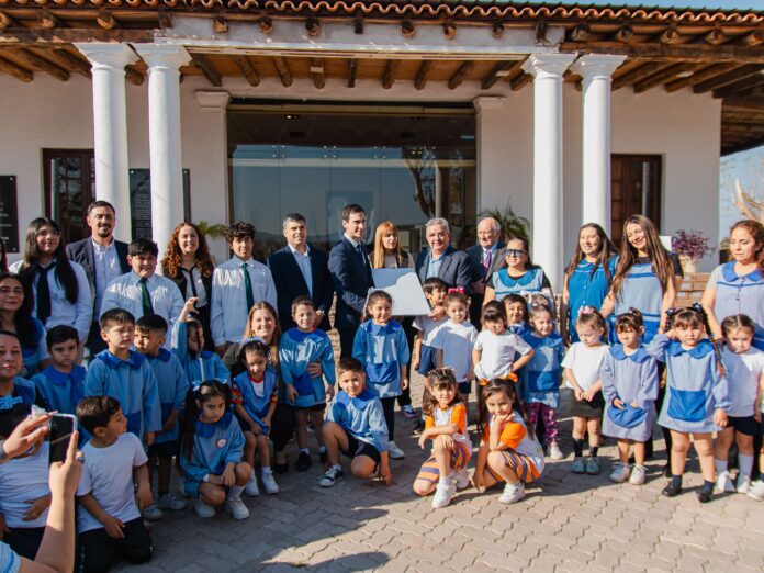 300 escuelas rurales de Catamarca recibirán antenas para acceder a internet (2)