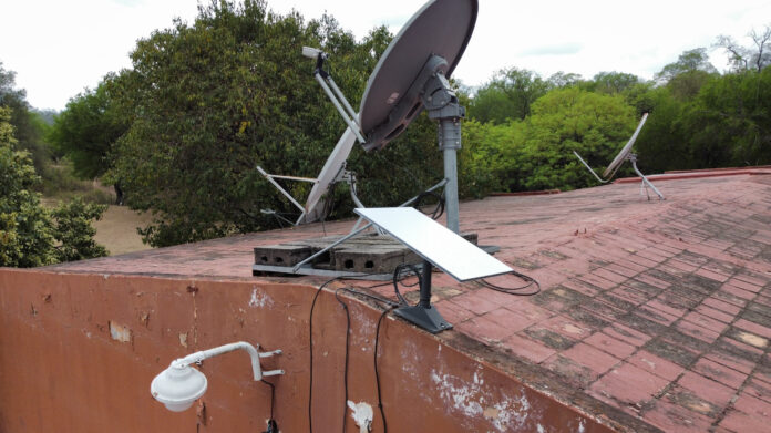 escuelas rurales de la provincia ya disfrutan de internet satelital (2)