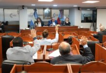 Sanción definitiva a Presupuestos, Ley Impositiva, Reforma del Código Procesal Civil y Comercial y expropiación de tierras en Londres