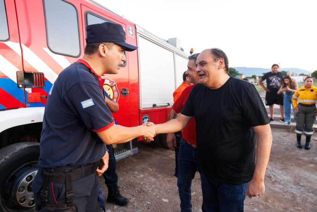 Bomberos voluntarios «Halcones de Fuego» estrenan nuevo cuartel en la Capital