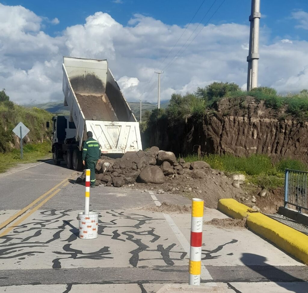Vialidad Provincial ejecuta trabajos preventivos tras las lluvias en el interior