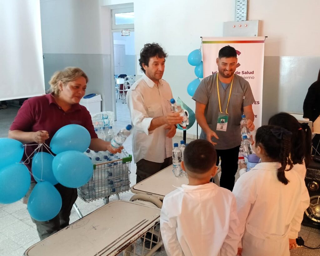 Charla sobre calidad y consumo del agua para el cuidado de la salud