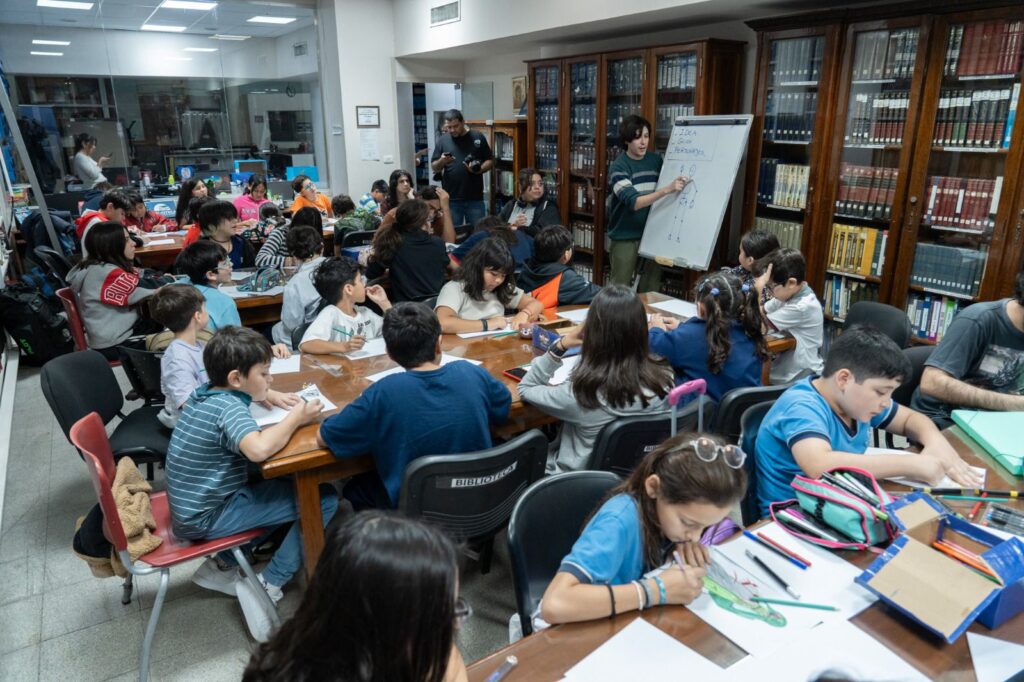 Exitosa convocatoria en el inicio del Taller de Dibujo del Senado de Catamarca