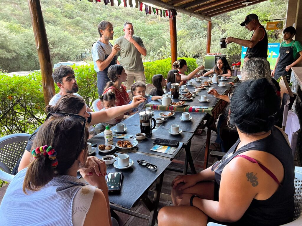El sabor ancestral que conquista: exitoso taller de patay en Pueblo Perdido