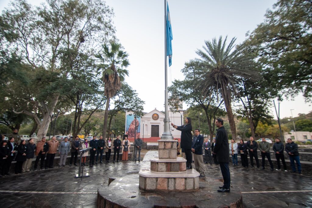 Cálido homenaje a la Patria en Fray Mamerto Esquiú