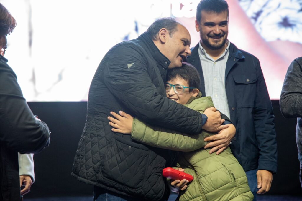 El programa municipal «Te Veo Bien» alcanzó los 15.000 lentes gratuitos entregados en la Capital