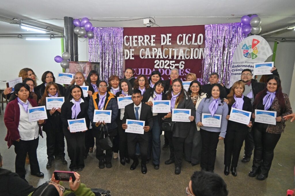 28 cuidadores de adultos mayores finalizaron su capacitación