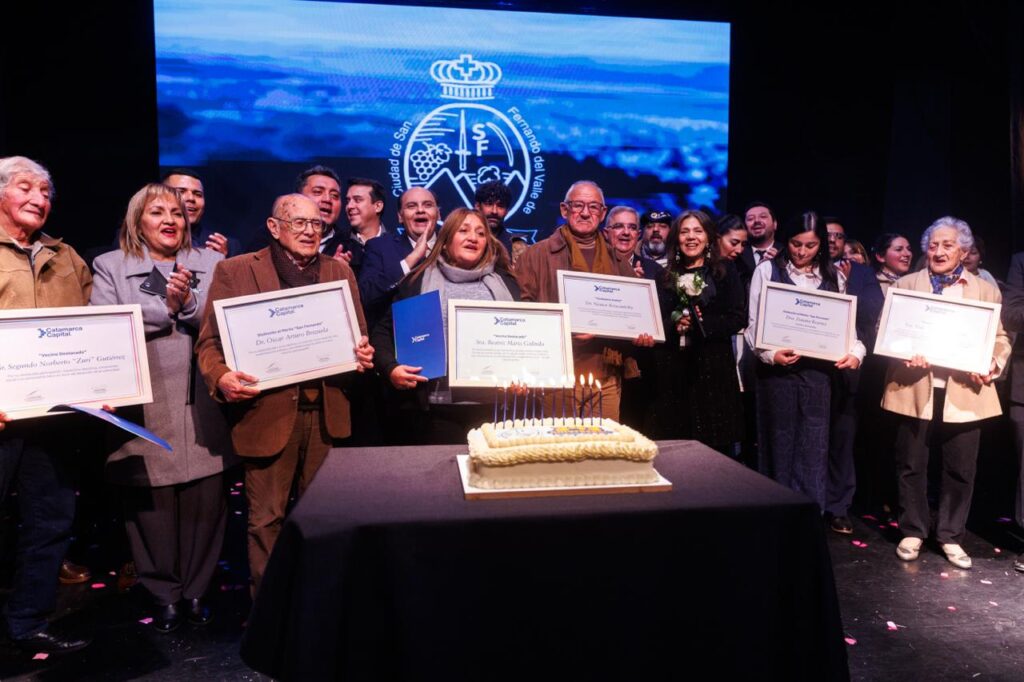 La Capital celebró su 343° aniversario con una emotiva distinción a sus vecinos