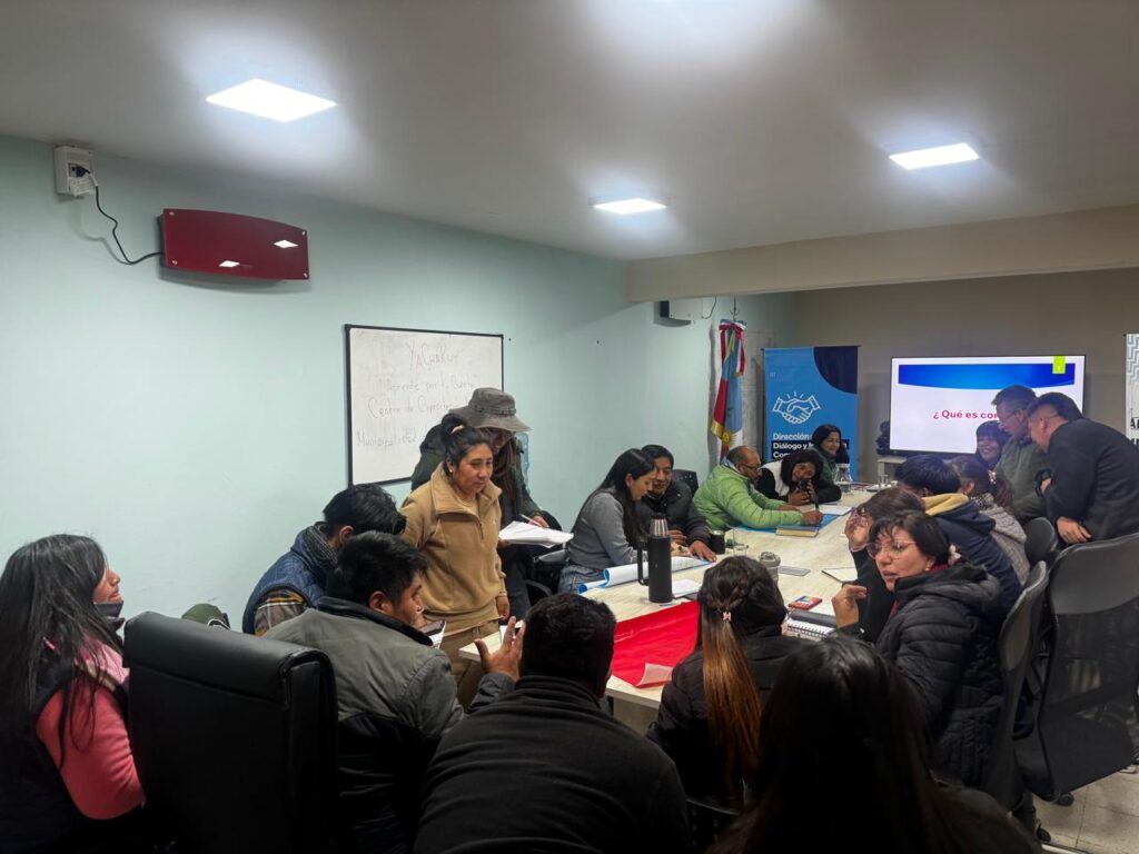Capacitaron a trabajadores municipales de Antofagasta de la Sierra en gestión constructiva de conflictos