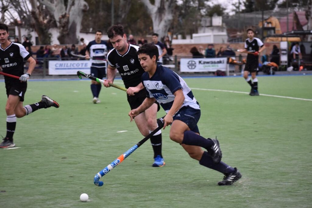 La Capital lanza una clínica gratuita de hockey de primer nivel de cara a las vacaciones de julio