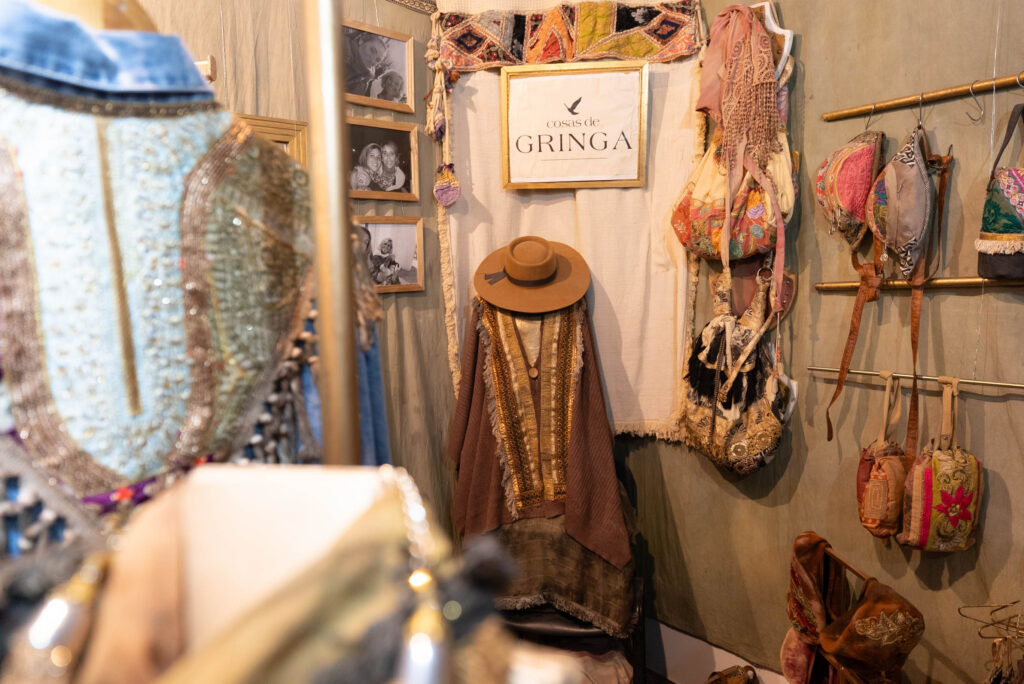 Sector Comercial: Un paseo para descubrir, comprar y llevarse un recuerdo del Poncho