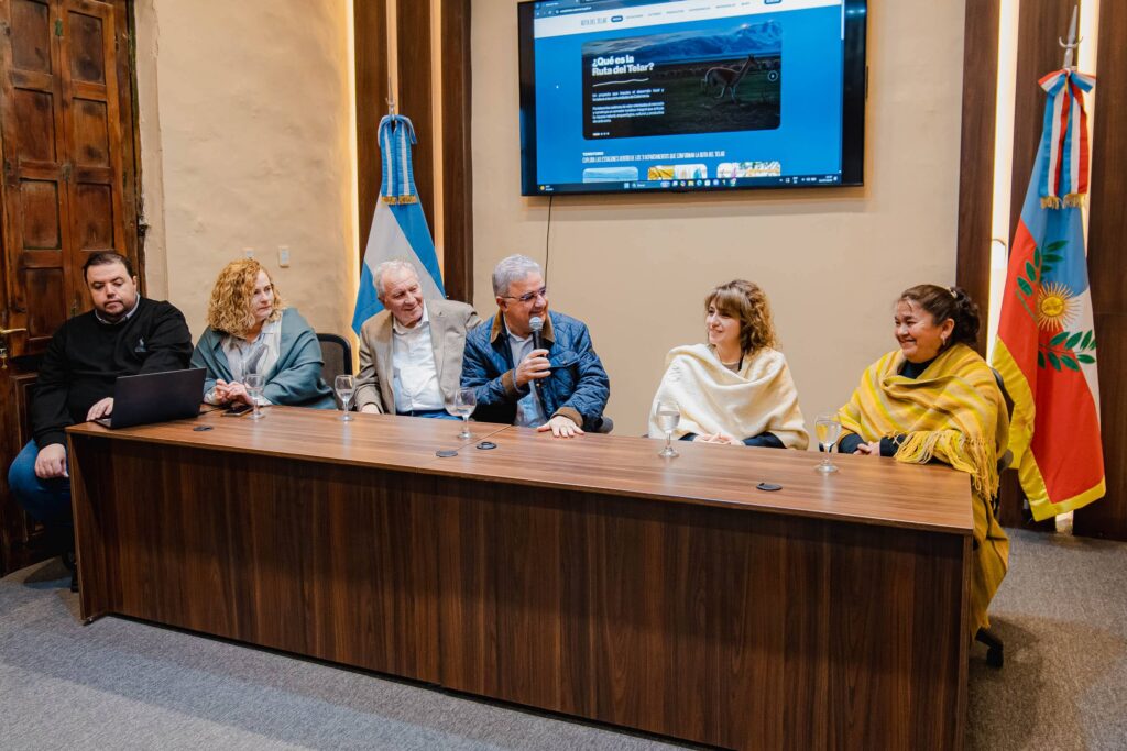 El Gobierno lanzó la plataforma web Ruta del Telar