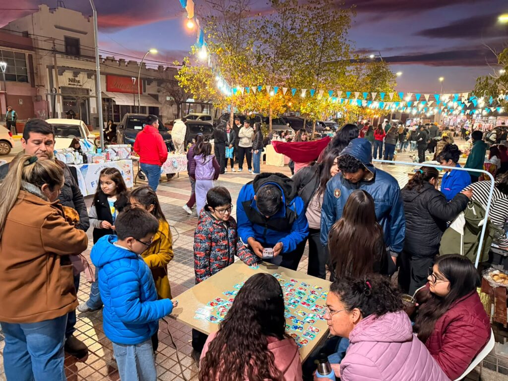 Música, danza, emprendedores y pasión por la Selección en una tarde que reunió a las familias tinogasteñas