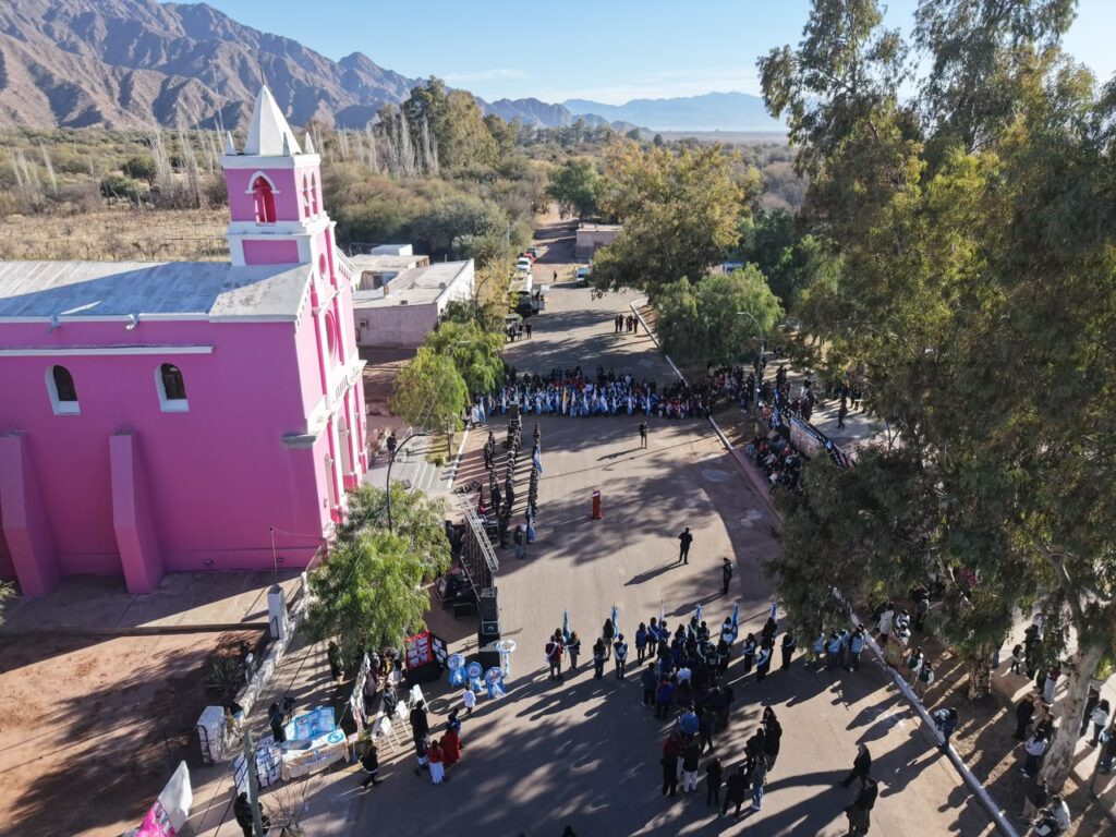 Tinogasta: Tradición, identidad y sentimiento patrio en los festejos por la Independencia