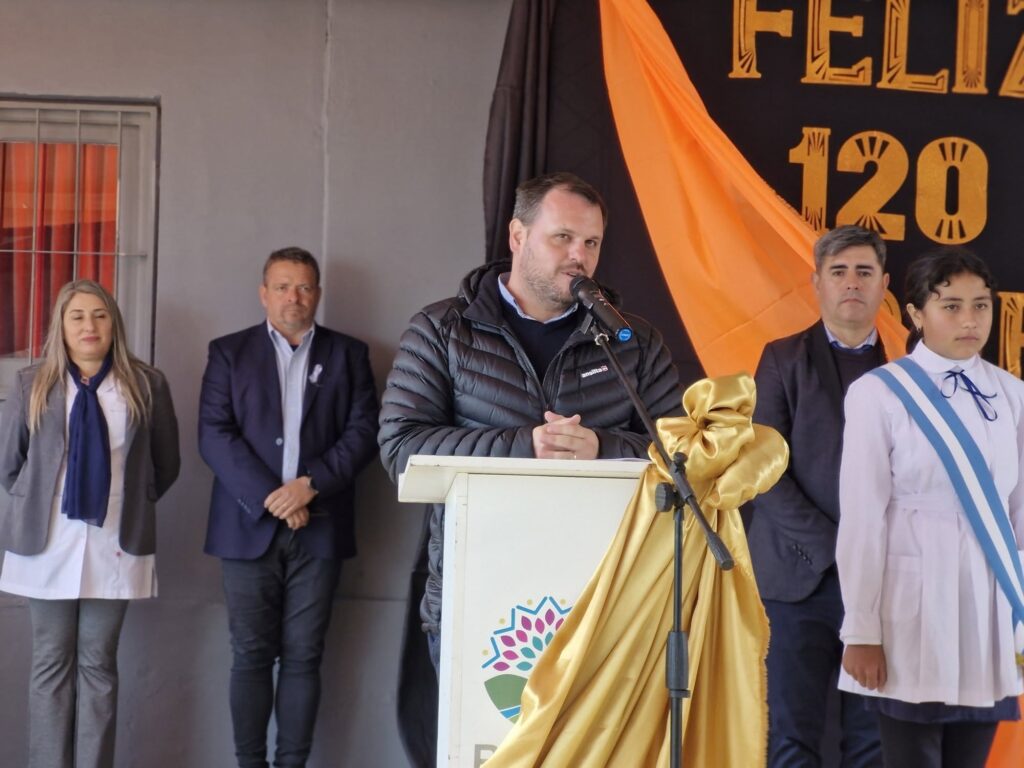 Anunciaron el cerramiento del tinglado de la Escuela de Amadores