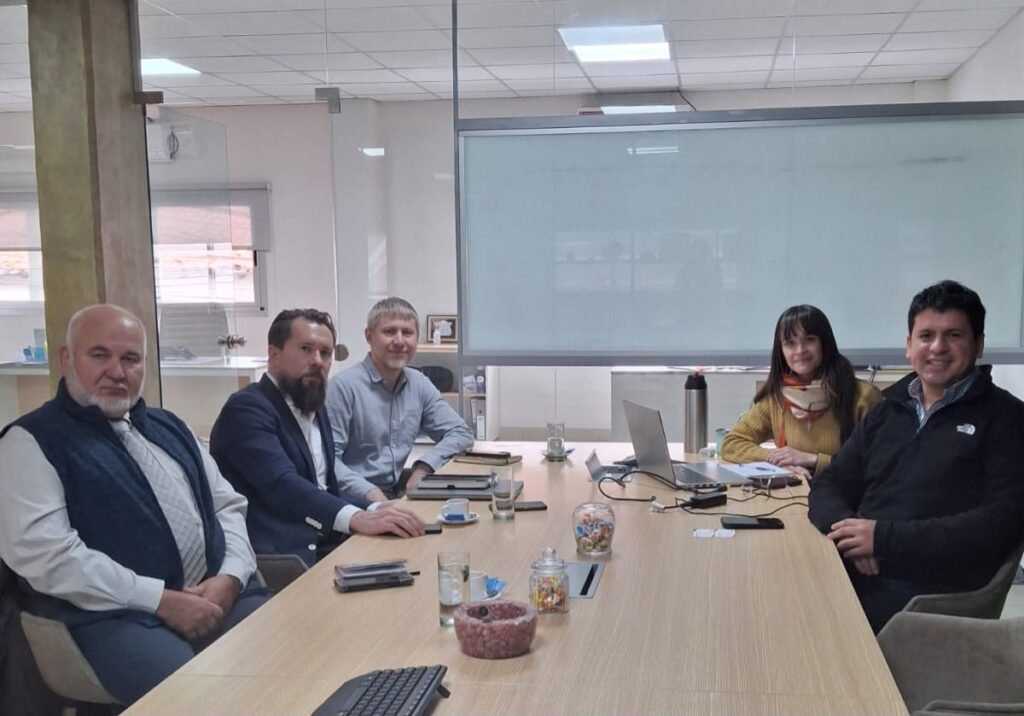 CAMYEN se reunió con representantes de la empresa Bai Tau Minerals