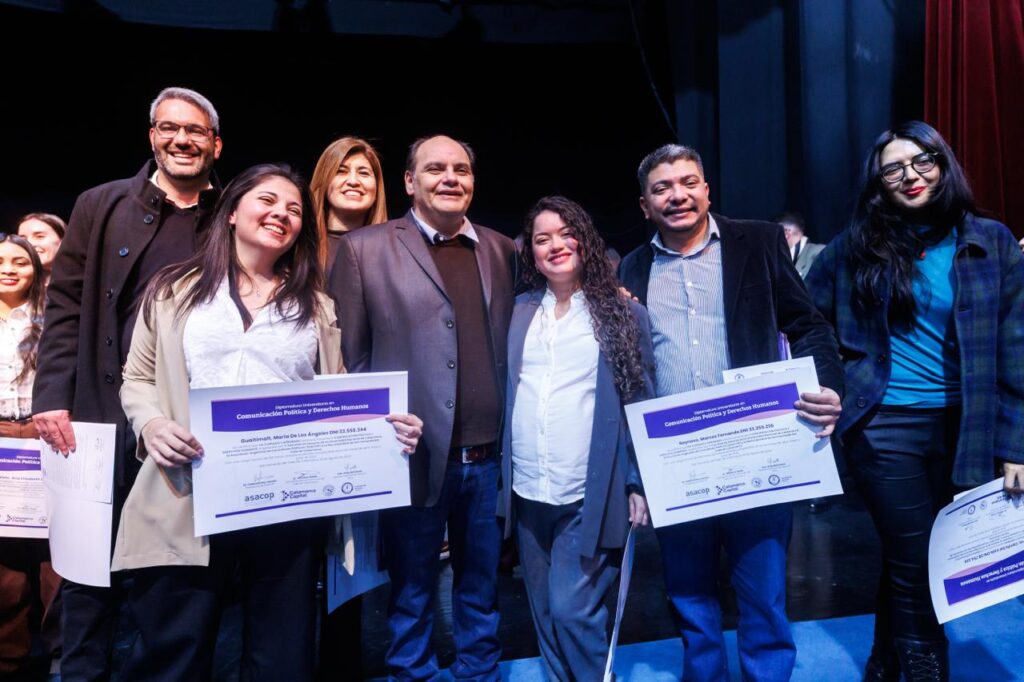 Certificaron a más de 64 nuevos diplomados en Comunicación Política y Derechos Humanos