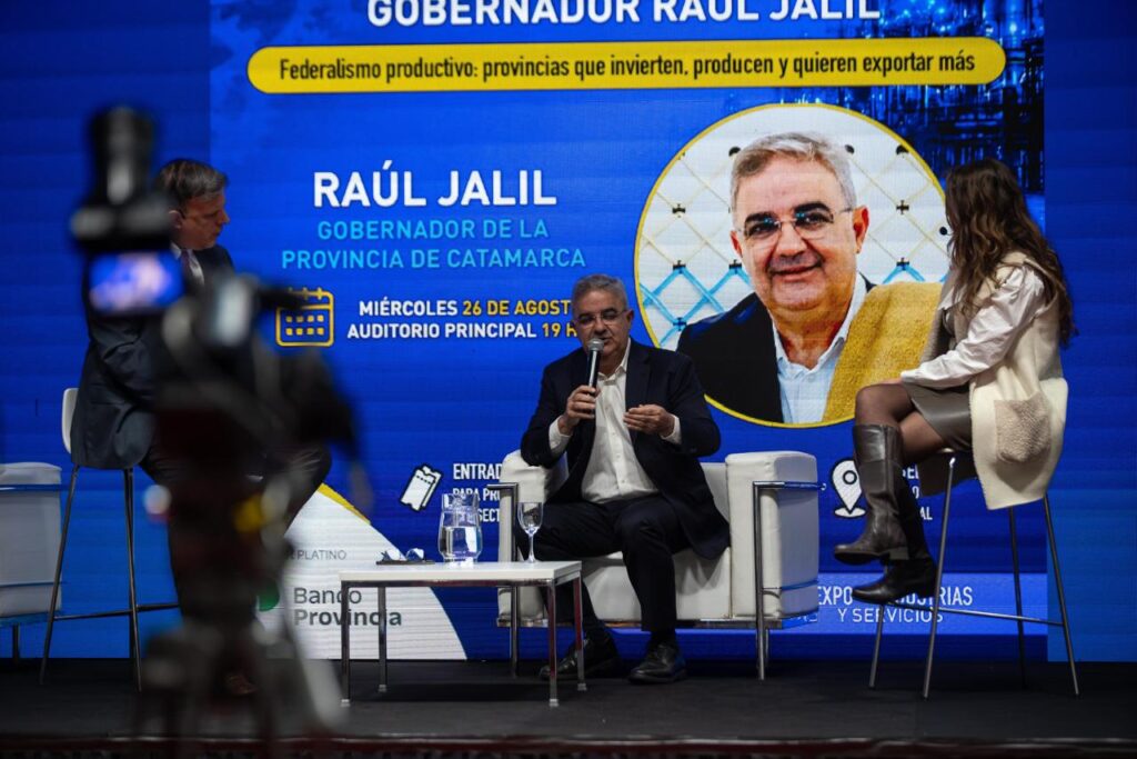 Raúl expuso sobre la situación productiva de Catamarca en el Congreso Industrial