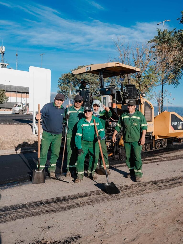 Vialidad Provincial trabaja en mejoras en el acceso al Aeropuerto Felipe Varela