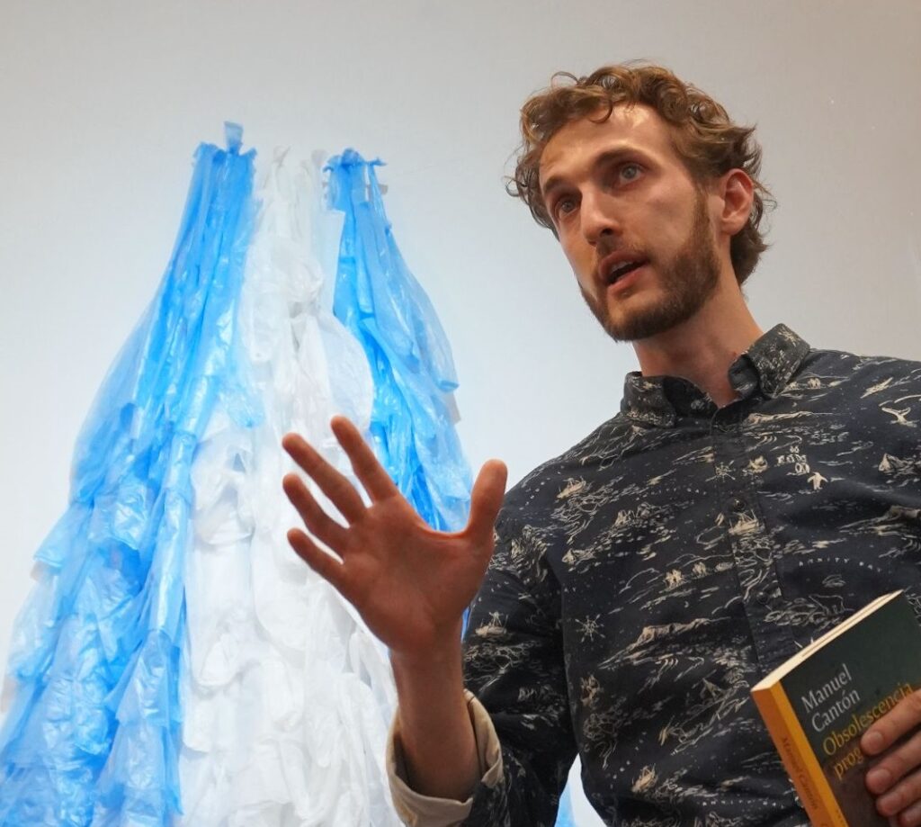 Manuel Cantón presenta «Obsolescencia programada» en la Feria del Libro de Catamarca