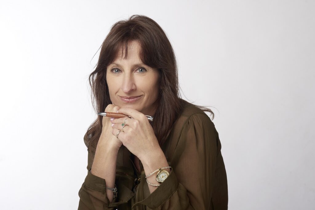 Gabriela Exilart presenta «Tierra Herida» en la Feria del Libro de Catamarca