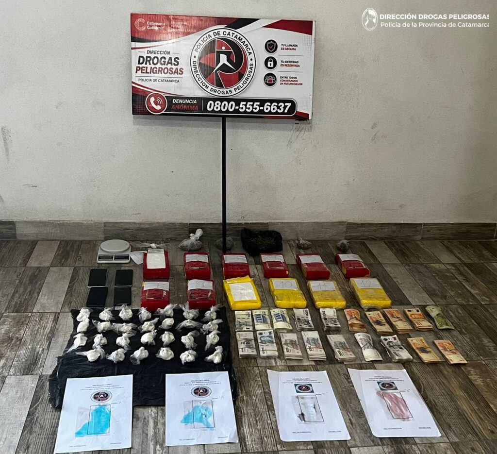 Duro golpe al narcotráfico en Valle Viejo: 13 kilos de cocaína, teléfonos celulares, una camioneta y más de 6 millones de pesos