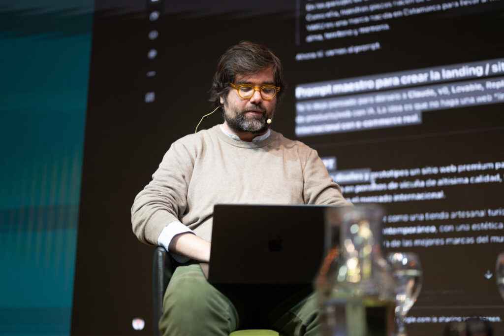 Santiago Siri mostró el potencial de la inteligencia artificial en la Feria del Libro