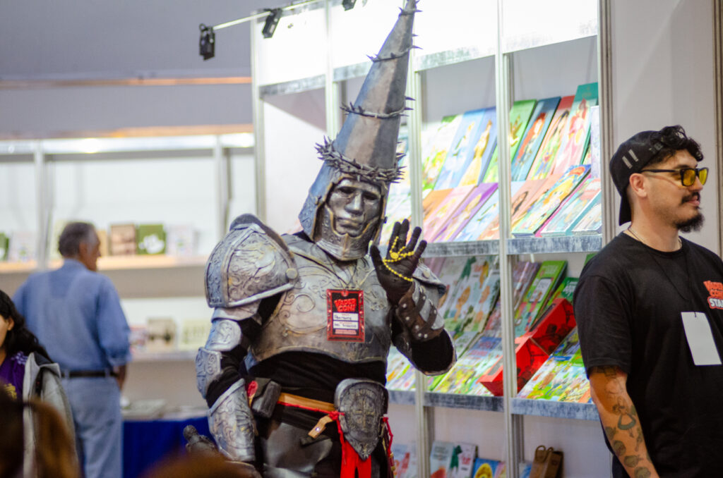 Historietas, cosplay y canciones de acá: VADERCON! y BREA le ponen nuevos lenguajes a la Feria del Libro