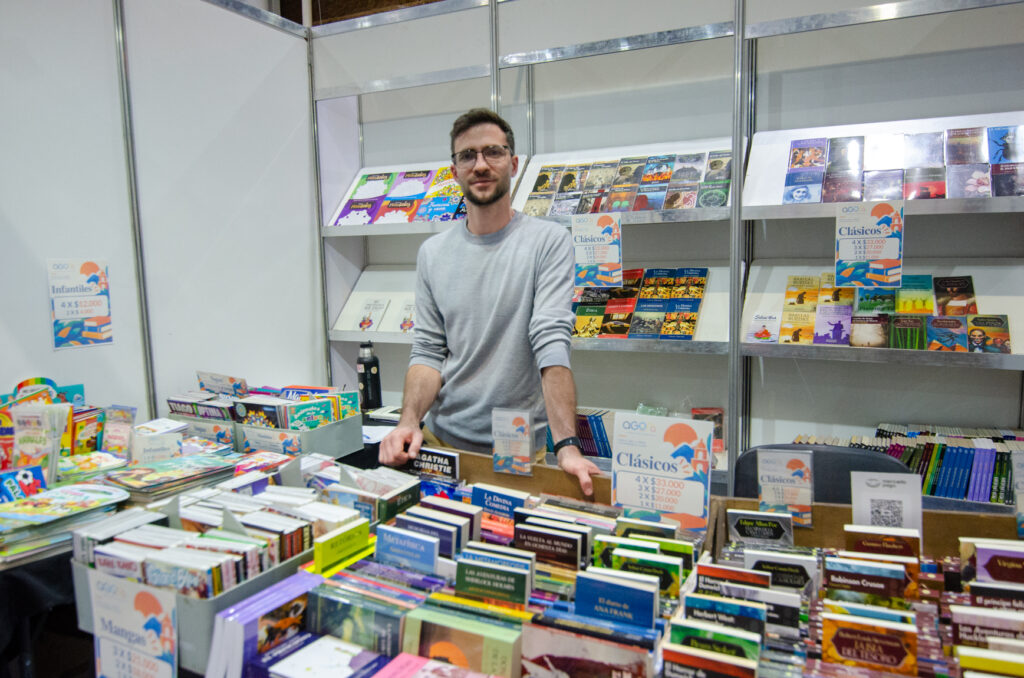 Entre clásicos y novedades: qué recomiendan los libreros en la Feria del Libro