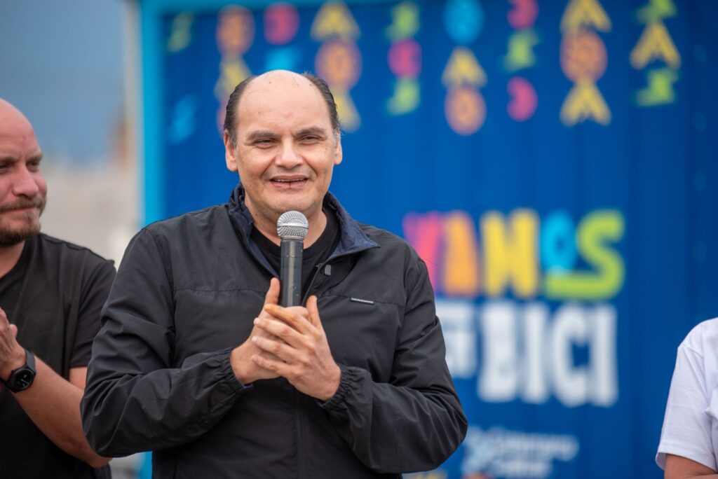 La Capital inauguró la estación N.º 23 de «Vamos en Bici» y entregó más de 30 rodados restaurados